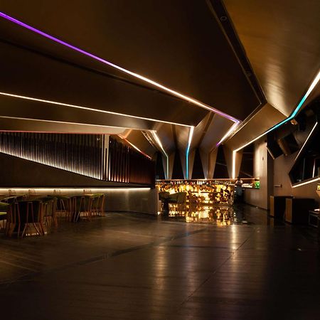 Radisson Blu Bengaluru Outer Ring Road Hotel Exterior foto