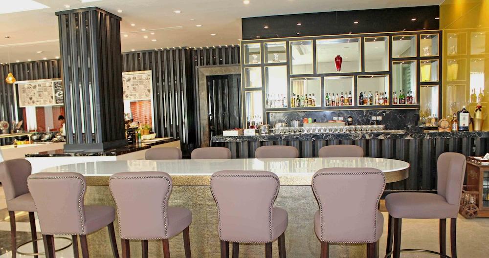Radisson Blu Bengaluru Outer Ring Road Hotel Exterior foto