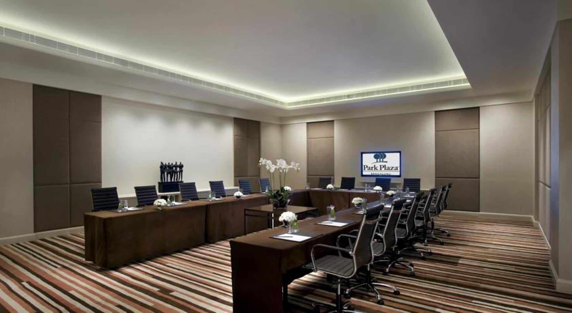 Radisson Blu Bengaluru Outer Ring Road Hotel Exterior foto