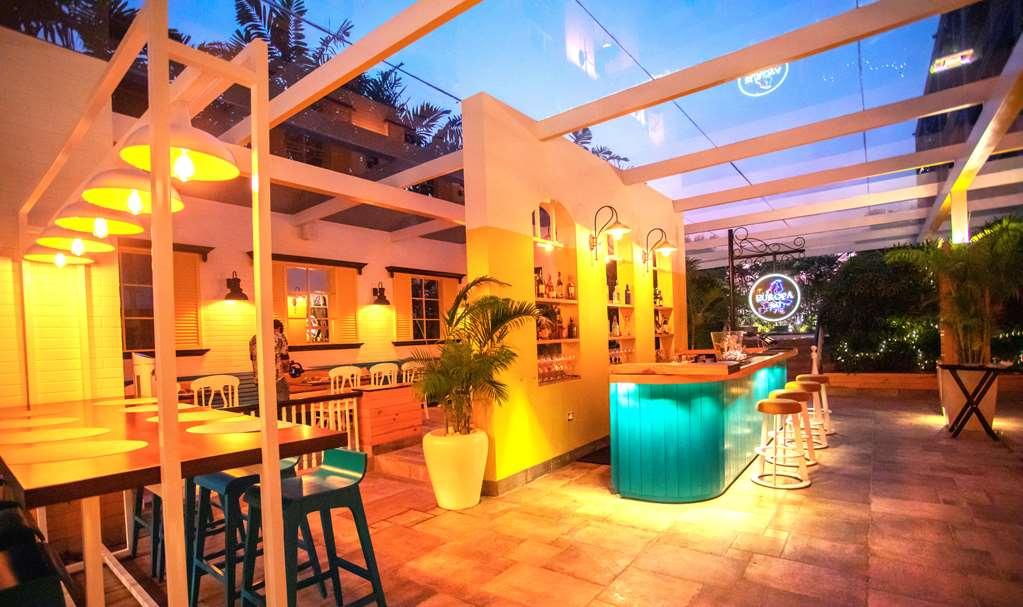 Radisson Blu Bengaluru Outer Ring Road Hotel Restaurant foto